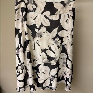 Banana Republic Black & Ivory Silk Floral Skirt Size 4